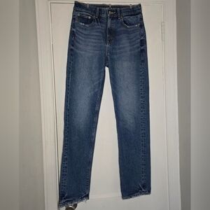 American Eagle Super High-Rise Straight Blue Jeans – Women’s 2 Regular